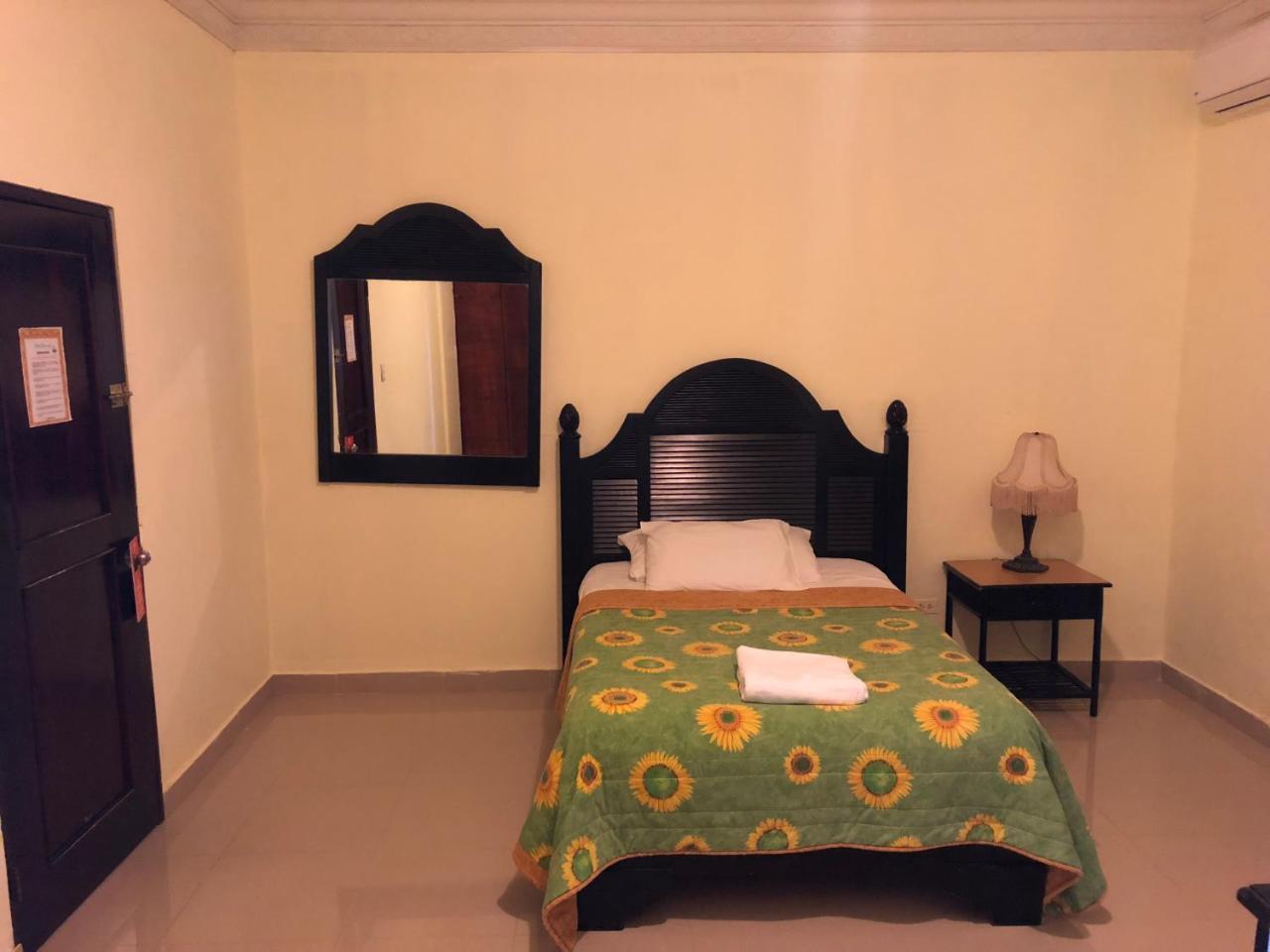 Hotel Guarocuya De Barahona ภายนอก รูปภาพ